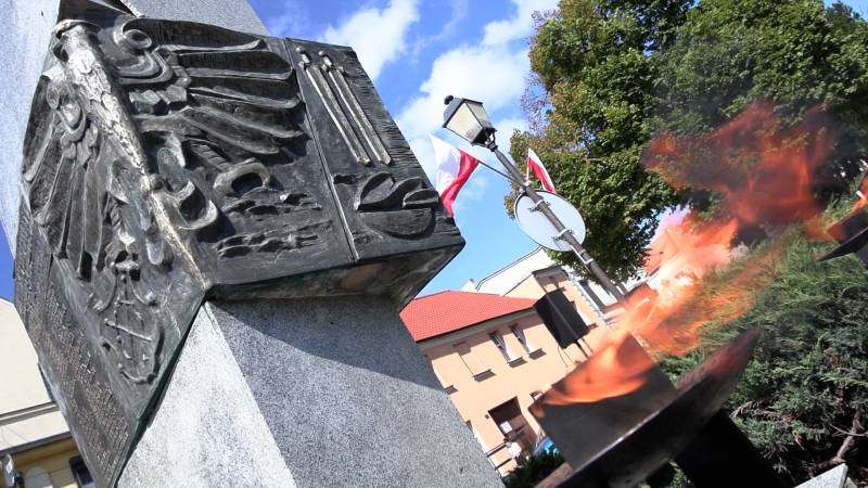CZEŚĆ ICH PAMIĘCI
