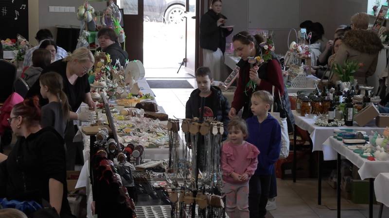 WIELKANOCNY KIERMASZ W KOSTRZYNIANCE